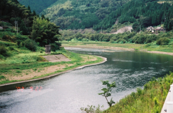 岡山の旭川ダム湖の写真